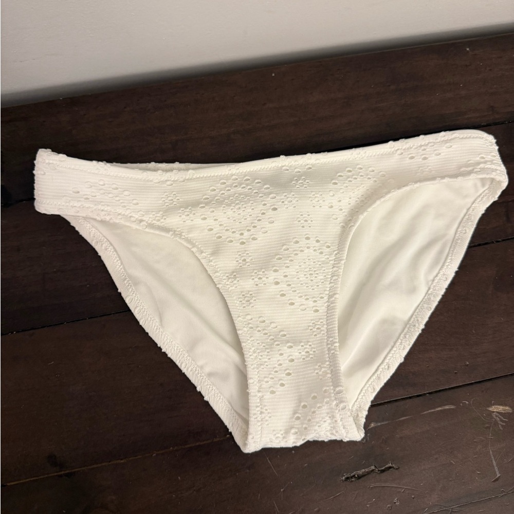Aerie Cream Eyelet Bikini Bottoms Size XS Textured Swim Bottom